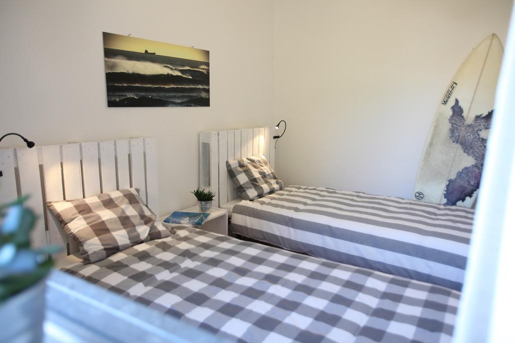 Moka Surfhouse Vandrehjem Ericeira Værelse billede