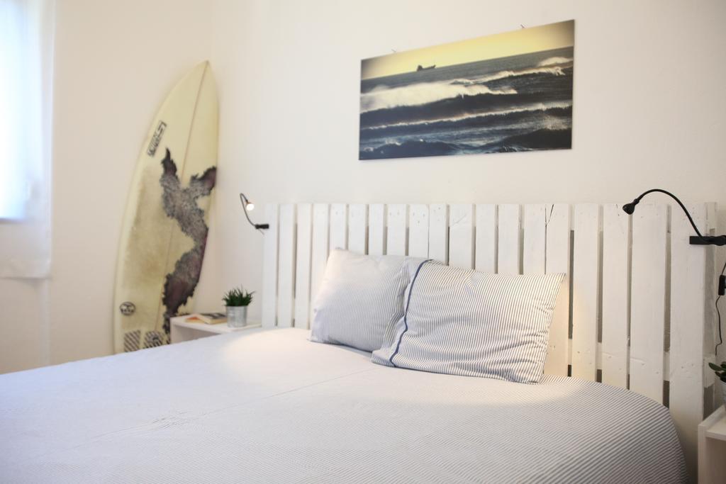 Moka Surfhouse Vandrehjem Ericeira Værelse billede