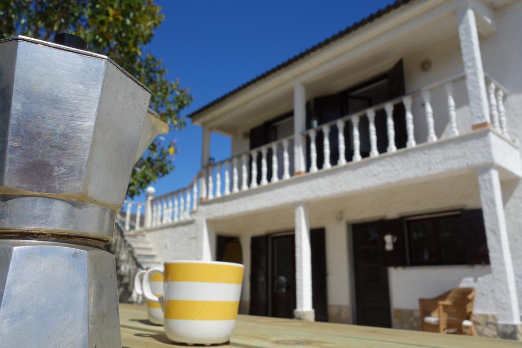 Moka Surfhouse Vandrehjem Ericeira Eksteriør billede
